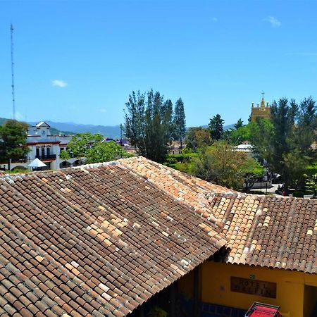 Hotel Delfín Comitán Esterno foto