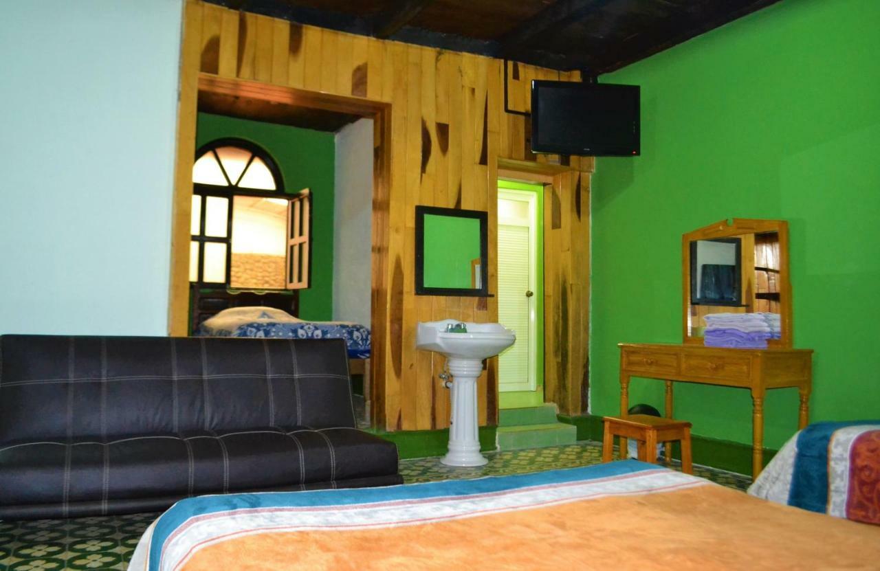Hotel Delfín Comitán Esterno foto
