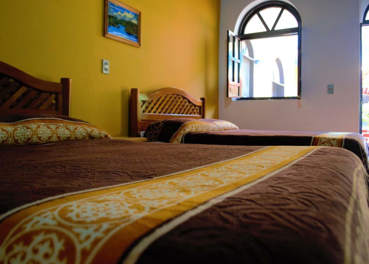 Hotel Delfín Comitán Esterno foto
