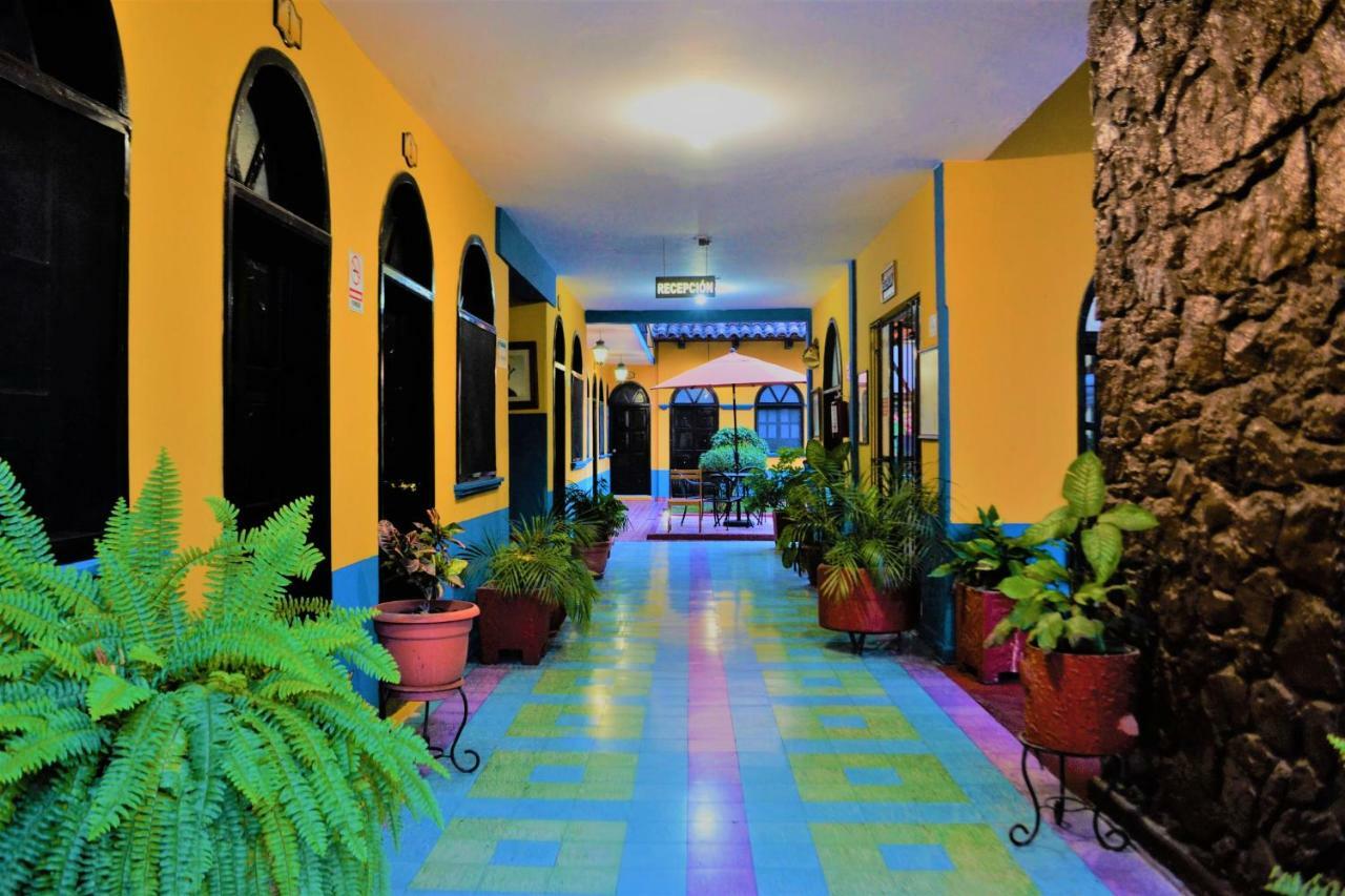 Hotel Delfín Comitán Esterno foto